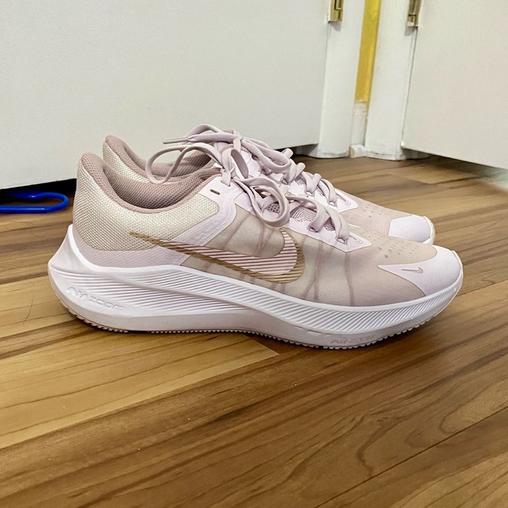 Nike Women's Cream and White Athletic Shoes